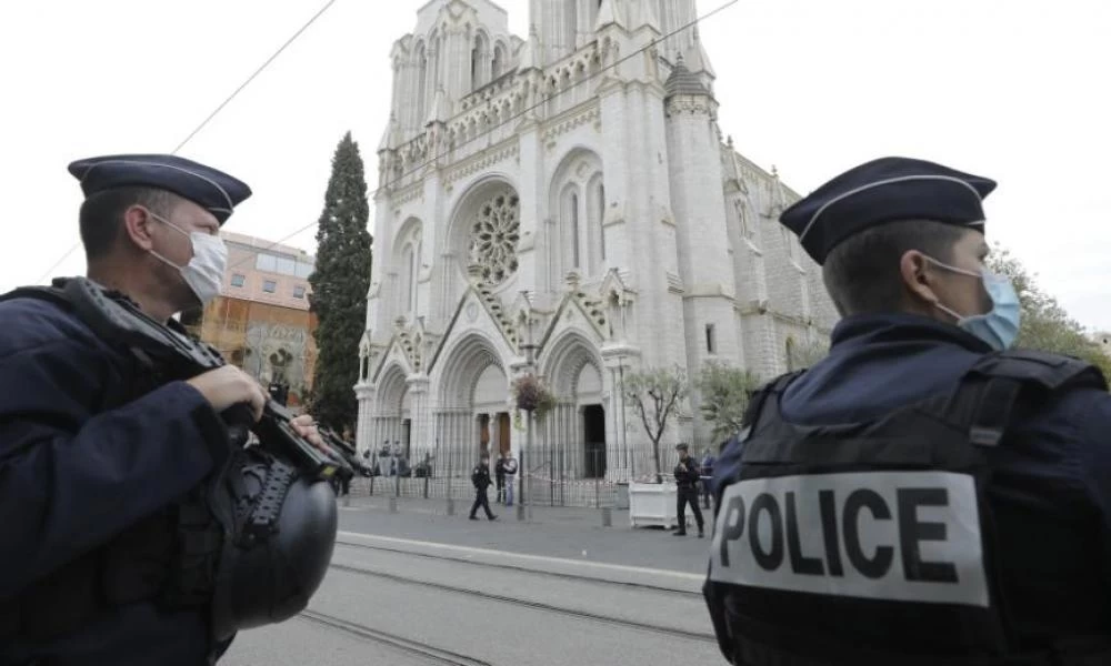 Γαλλία πράττει το αυτονόητο! Μετανάστες που διαπράττουν εγκλήματα παίρνουν "πόδι"